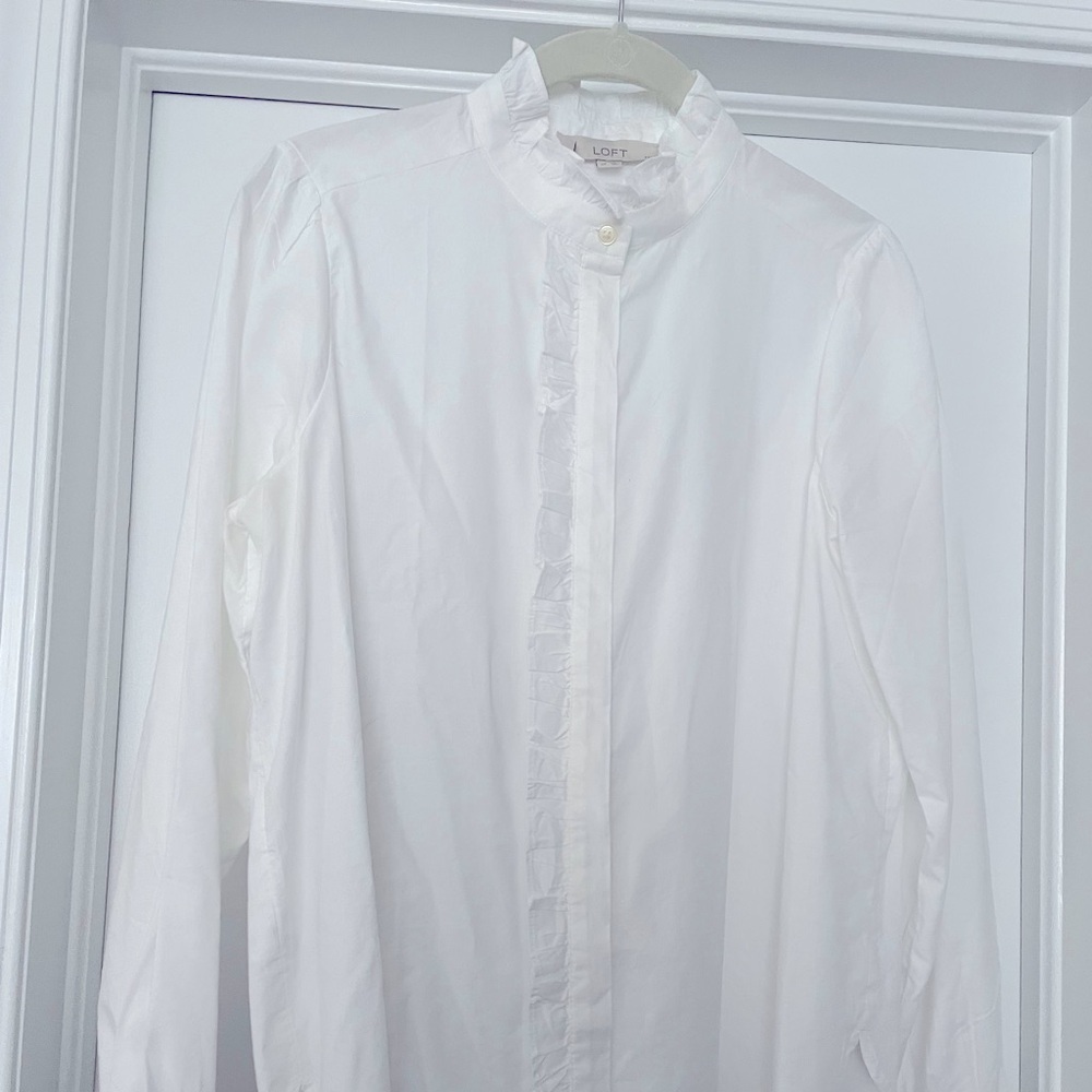 Ann Taylor Loft button cotton shirt. Size SP.  Only worn once. Great condition.
